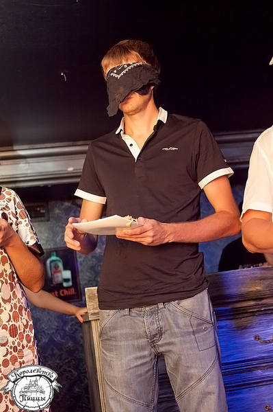 Презентация первой в мире клаббер-пиццы 'Celebrity', созданной Королевством пиццы совместно с клабберами города Красноярск.