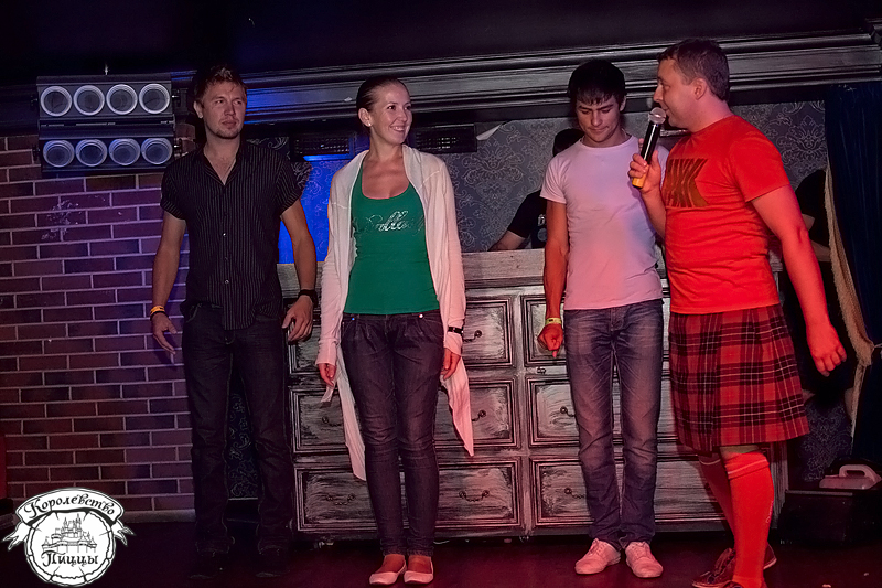 Презентация первой в мире клаббер-пиццы 'Celebrity', созданной Королевством пиццы совместно с клабберами города Красноярск.