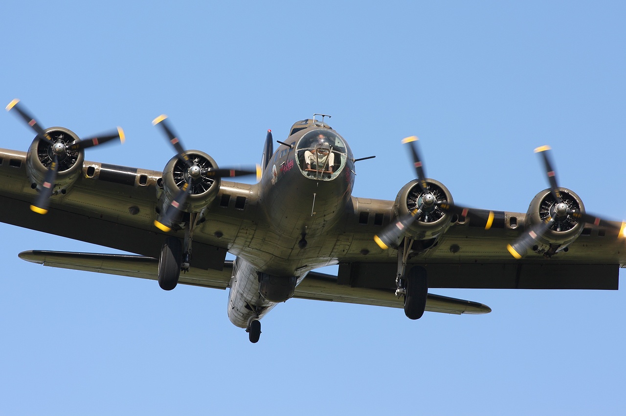 Boeing B-17G Flying Fortress (299P) 333.