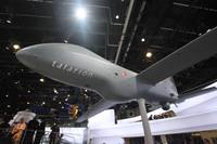 064 БЛА) обращал на себя внимание натурный макет усовершенствованного аппарата класса MALE на стенде EADS