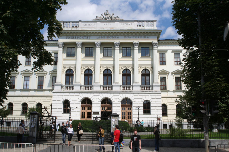 Хто б міг подумати, що в гуртожитку цього державного навчального закладу ставитимуть драматичні експерименти на живих людях? Хто б міг подумати, що в гуртожитку цього державного навчального закладу ставитимуть драматичні експерименти на живих людях?