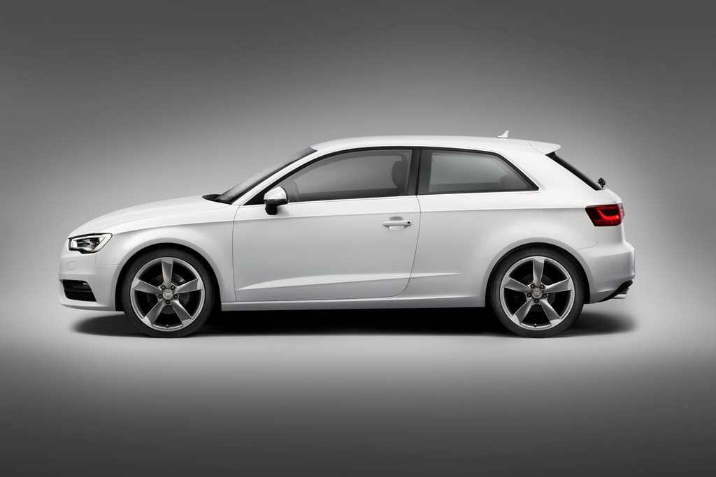 2013-Audi-A3-Interior-2[7][2]