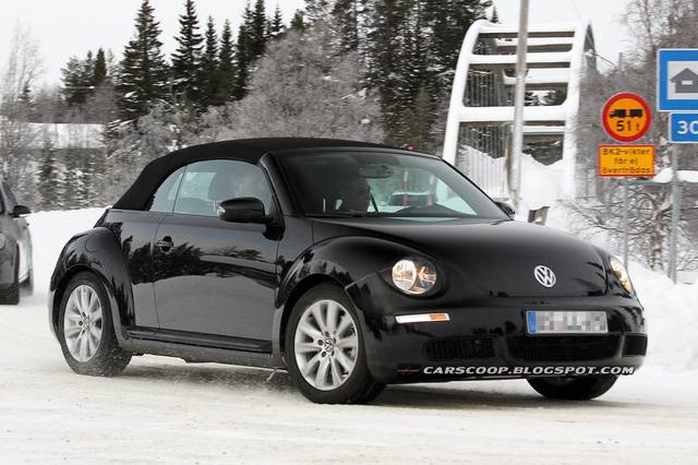2013-Volkswagen-Beetle-Cabrio-2[3]