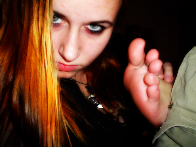 new purplebutterflies feet by FootFetish