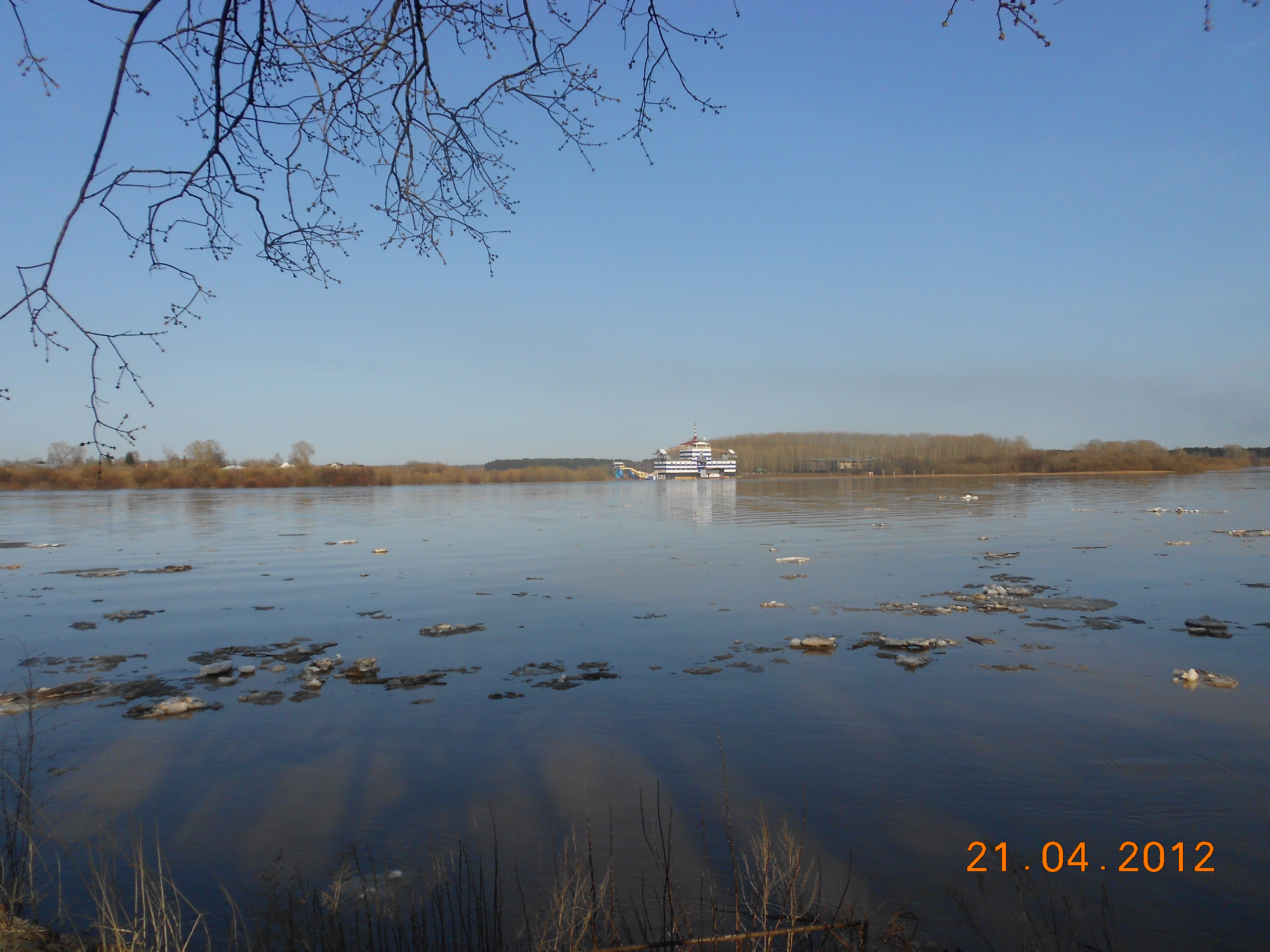Киров, река Вятка ледоход
