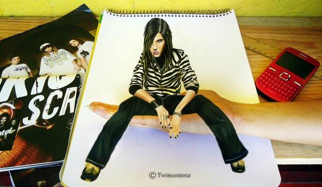 bill kaulitz on my hand by twincestoxa-d580n37