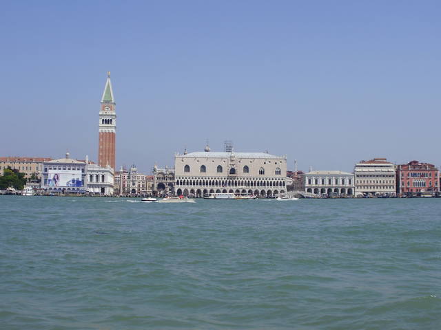 746373_m.jpg