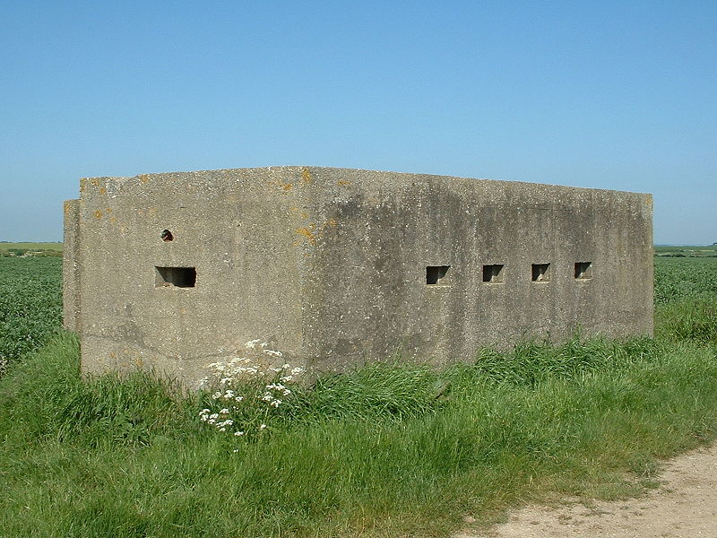 800px-Pillbox Lozenge, Atwick (front)