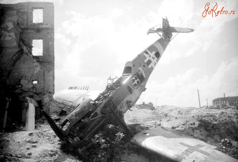 Сбитый самолет немецкого люфтваффе