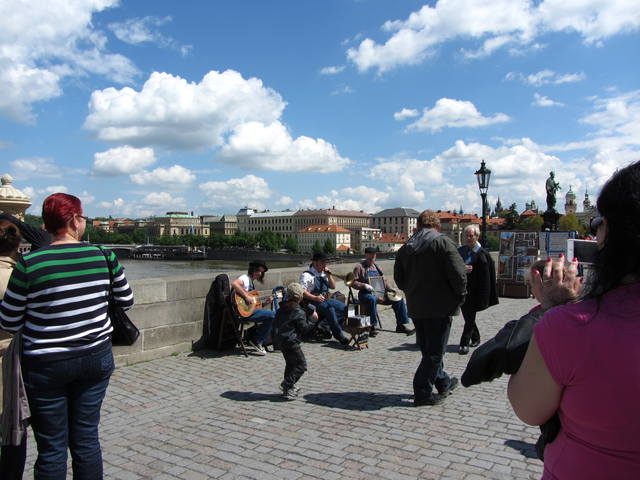 2398509_m.jpg