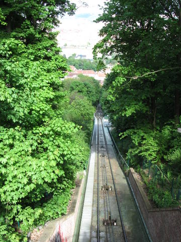 2399068_m.jpg