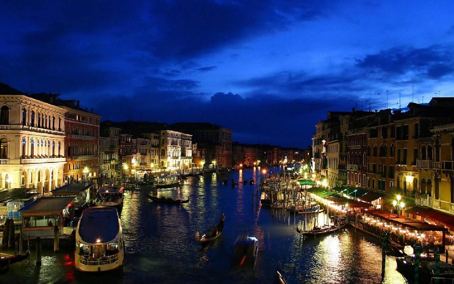 Ночная Венеция просто завораживает 
