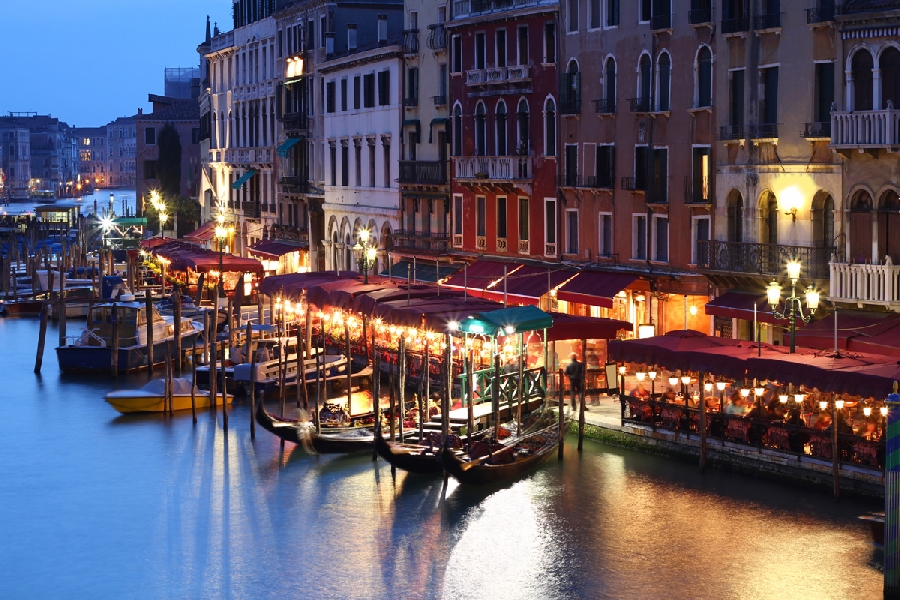 Ночная Венеция просто завораживает 