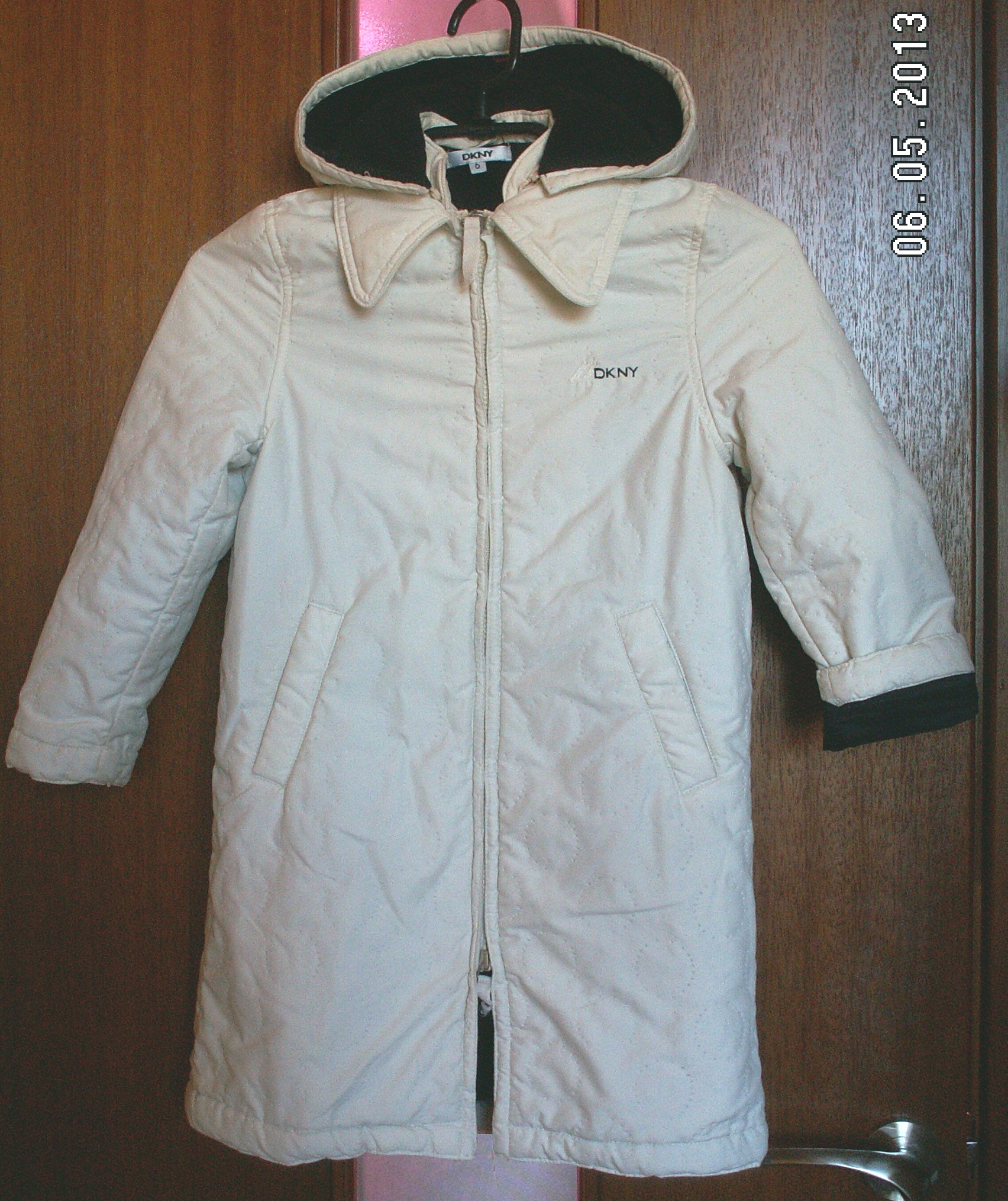 белое пальто