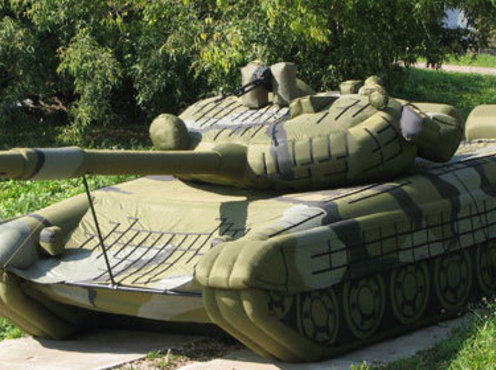 rossiya vooruzhitsya naduvnymi tankami i samoletami[1]