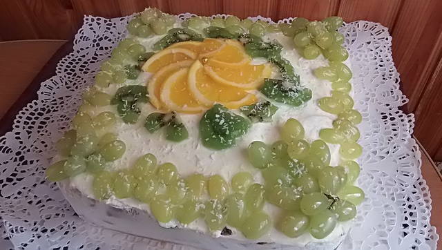 Желейный торт с фруктами. Рецепт как украсить торт с желе и фруктами.