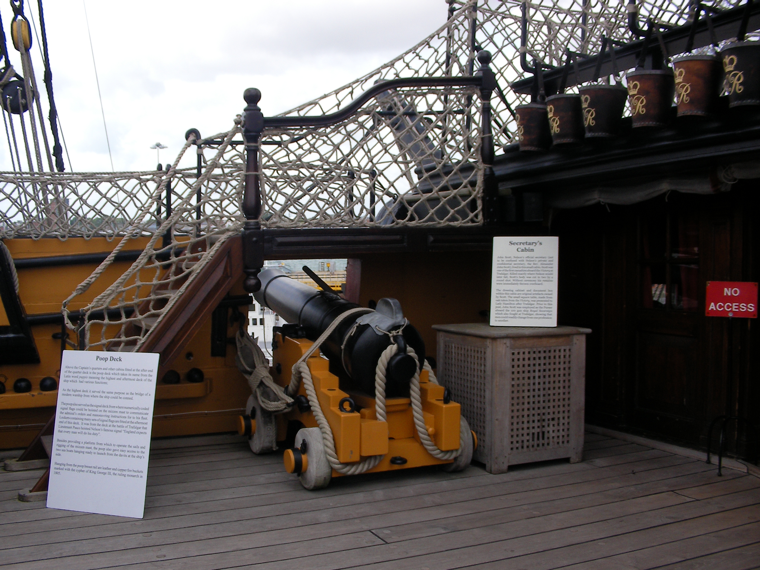 Short 12 pounder in the HMS Victory's Quarterdeck 1