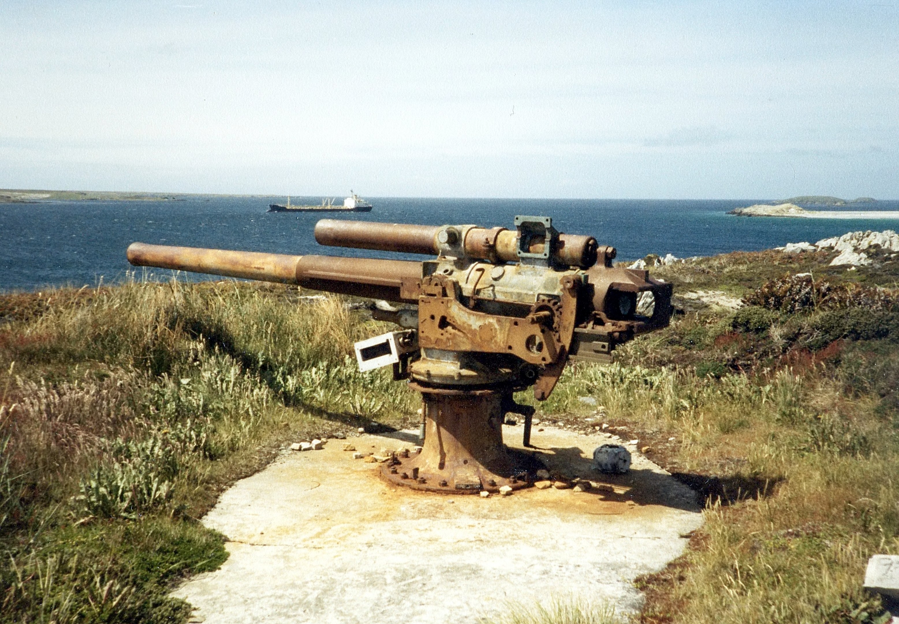 More coastal 4in gun Stanley1984