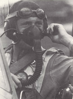 Пилот Люфтваффе после боевого вылета на истребитле FW-190 Весной 1944