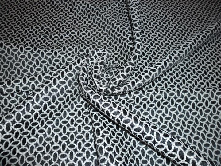 черно-белая костюмная