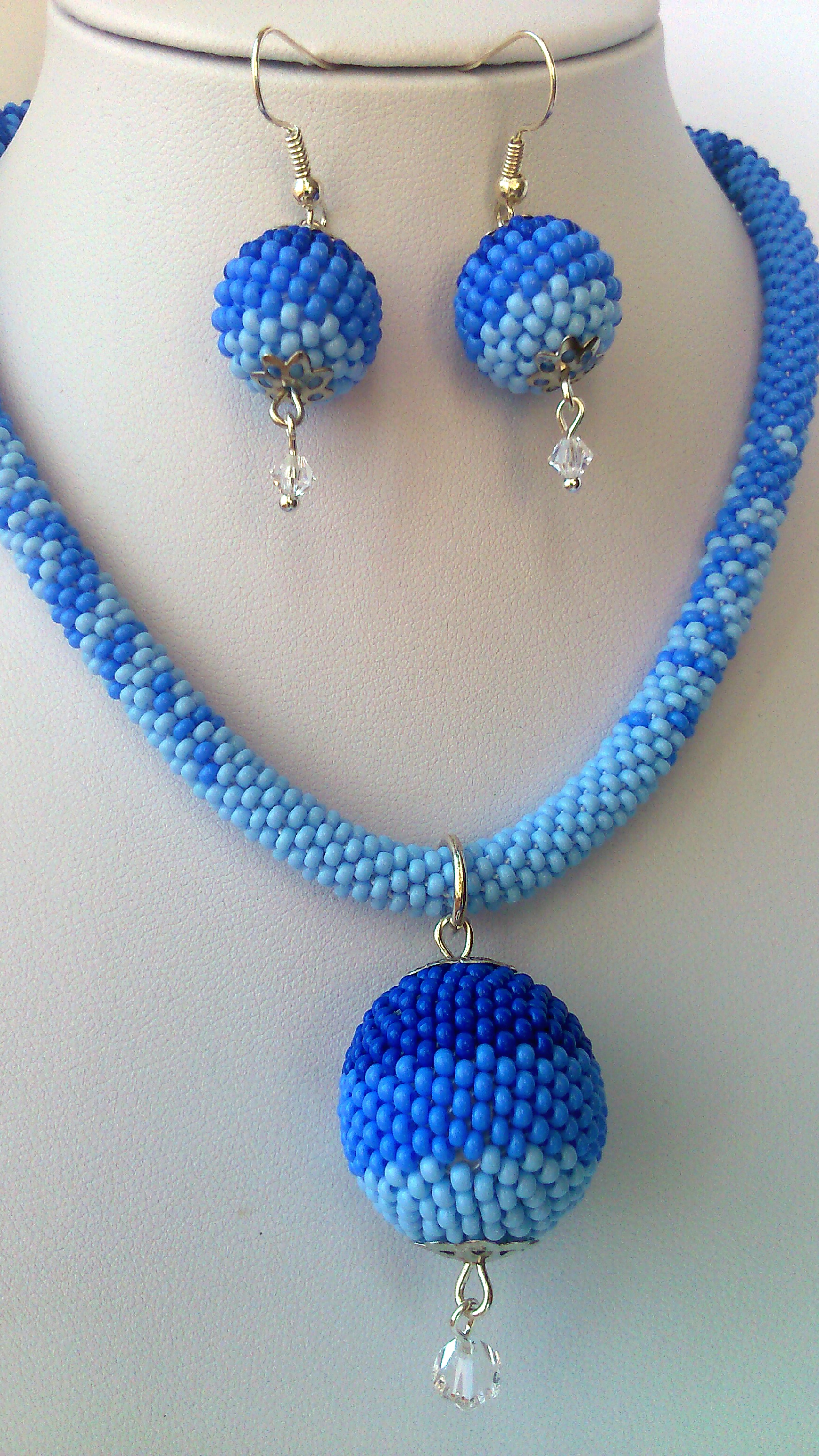 бусины ближе.JPG