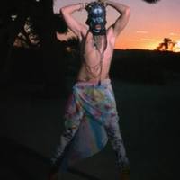 Tokio Hotel Билл Каулитц показался с обнаженным торсом