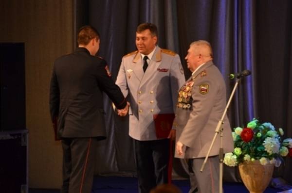 В Смоленске вчера вручили премии лучшим полицейским области 6912853_m