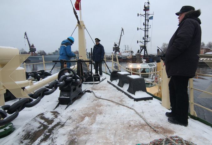 Ледокол "Красин" возвращается на набережную Лейтенанта Шмидта (видео, фото)