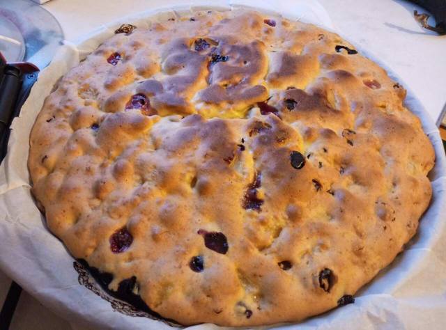 Пирог с виноградом (яблоками)