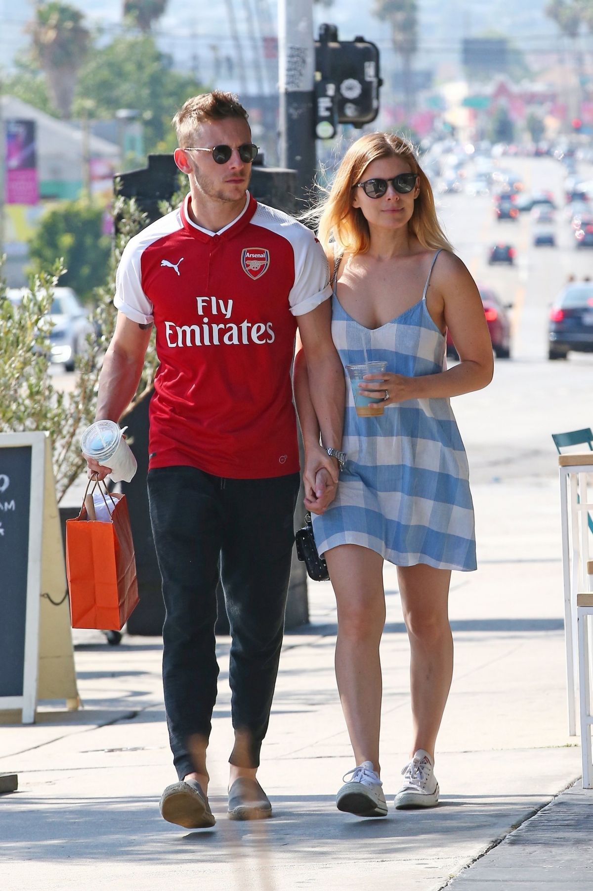 kate-mara-and-jamie-bell-out-shopping-in-los-ang (2)