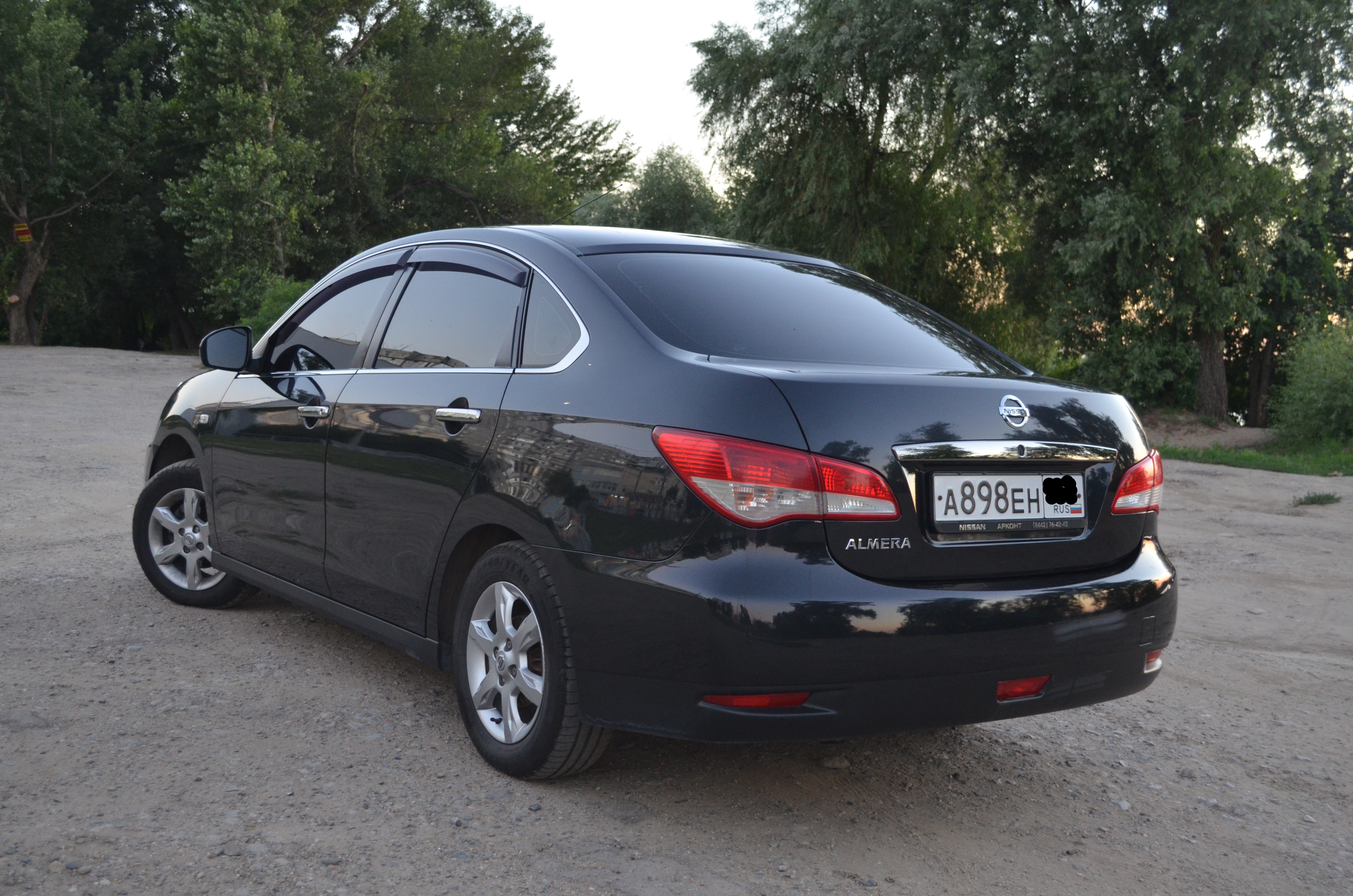 Nissan Almera 2014 черная