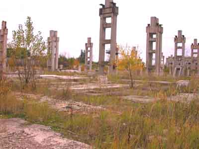Памятник мостовым кранам-2