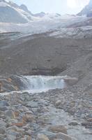 Суфруджинский водопад, вытекающий из ледника Алибек. Фото МСорошкина В.В.