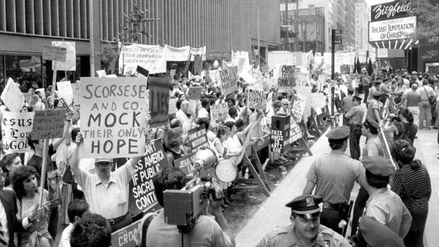 Протесты против фильма Последнее искушение Христа. Нью-Йорк, 12.08.1988