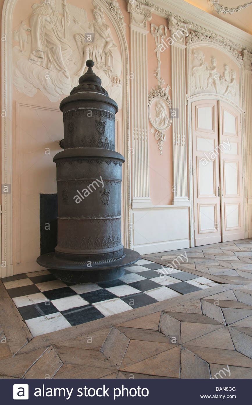 belgium-cast-iron-stove-in-stavelot-abbey-DAN8CG