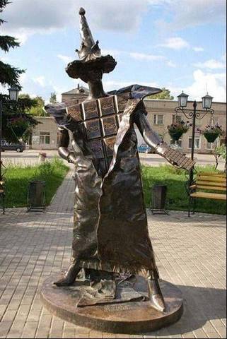 САМЫЕ ОРИГИНАЛЬНЫЕ ПАМЯТНИКИ В РОССИИ