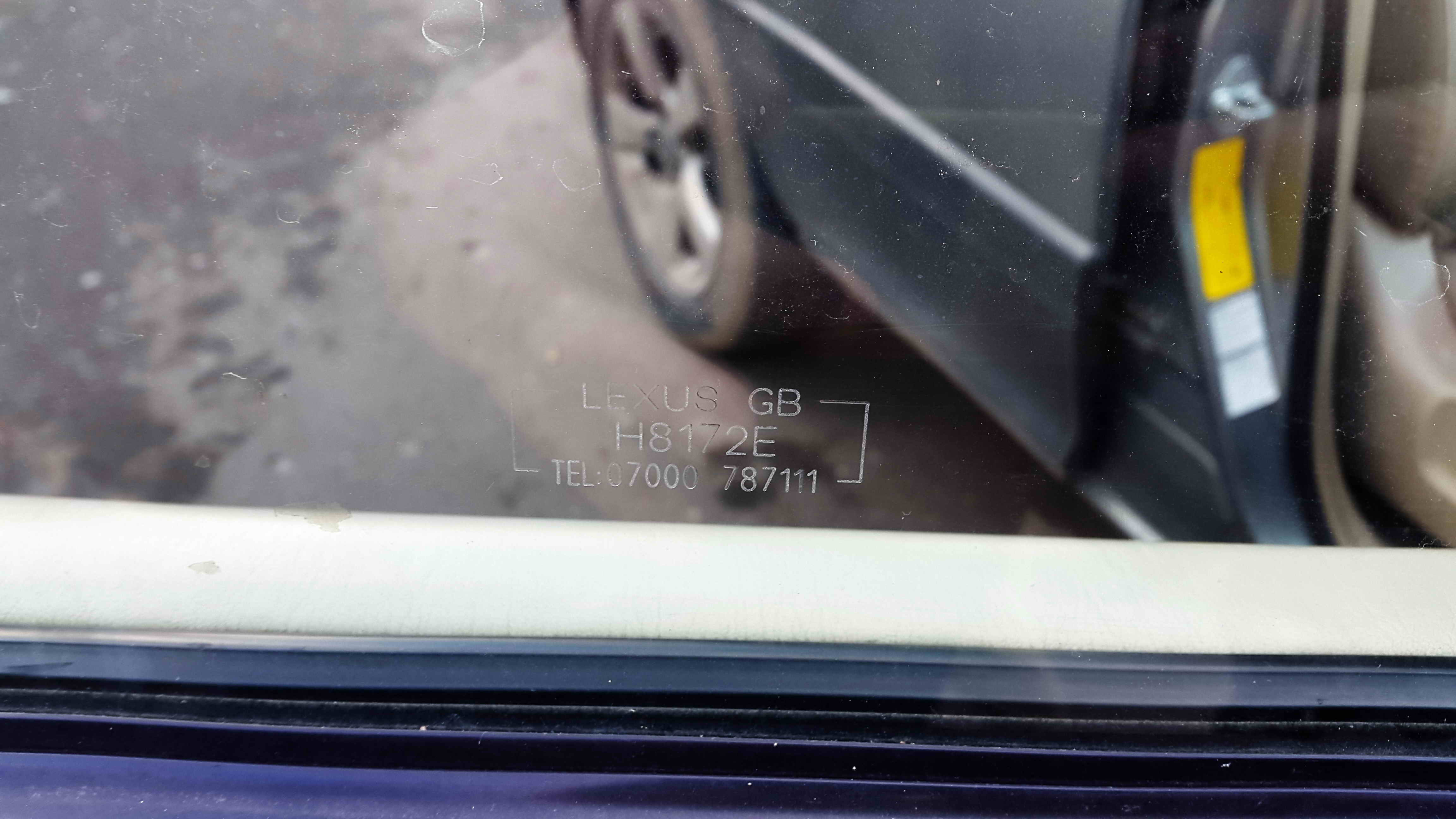 Высечка шрифта на стекле Lexus RX300 - копия