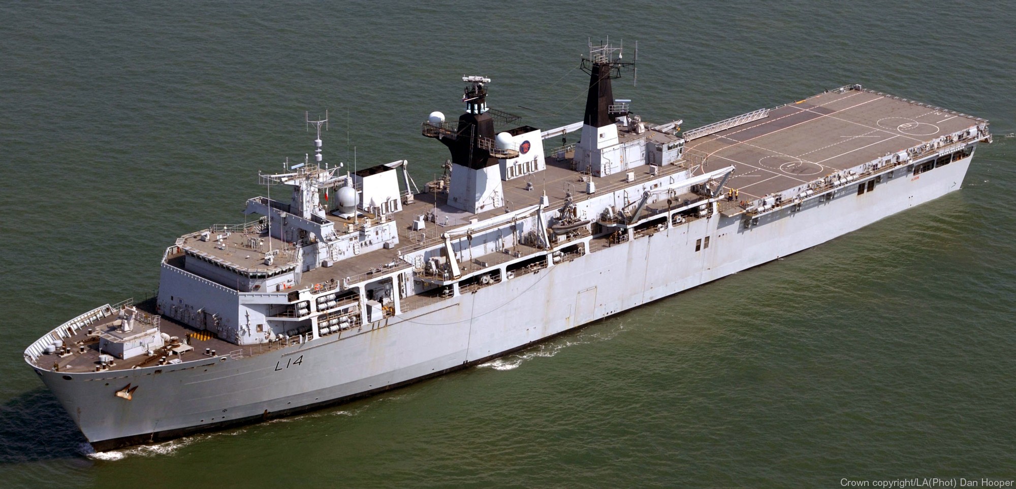 L14-HMS-Albion-009