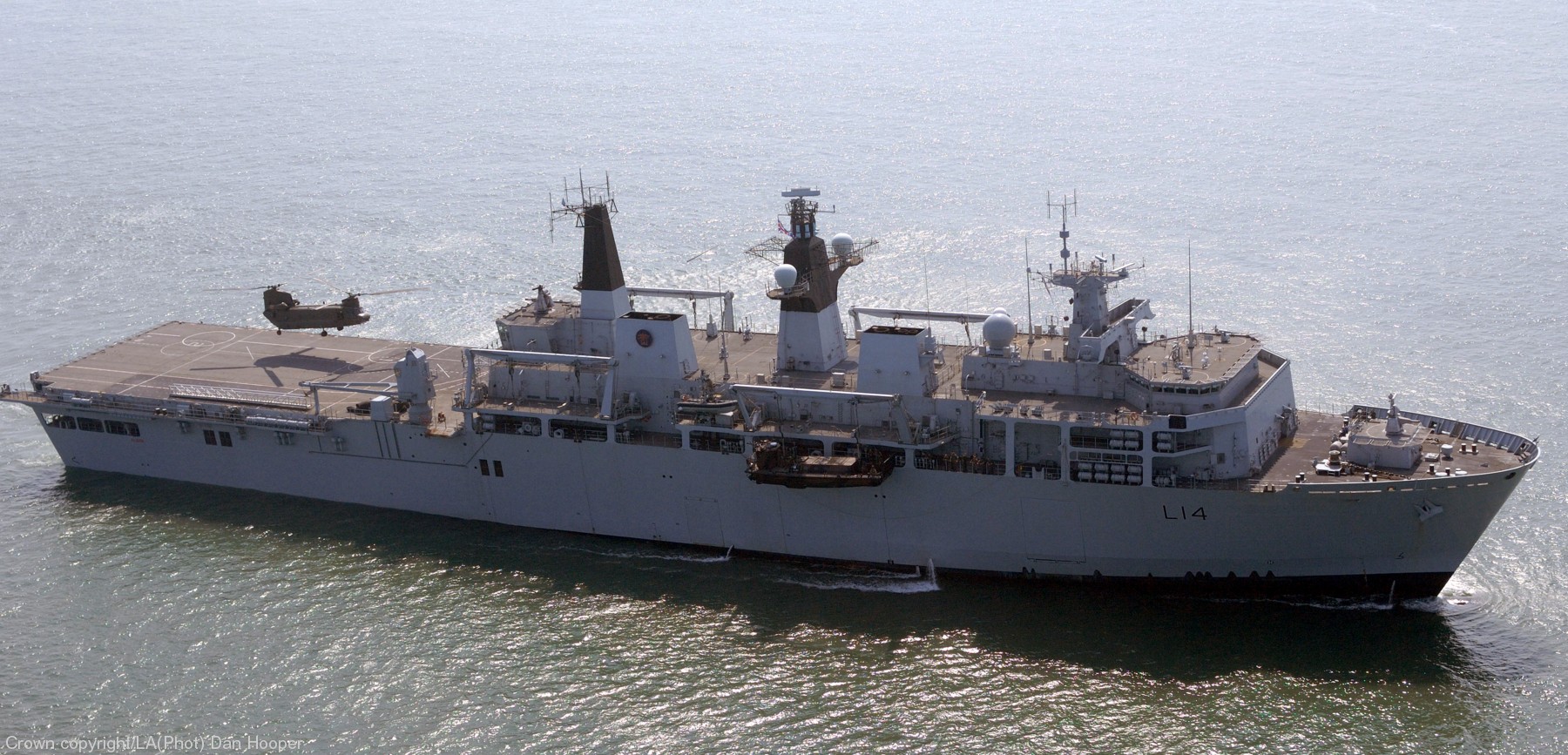 L14-HMS-Albion-009a