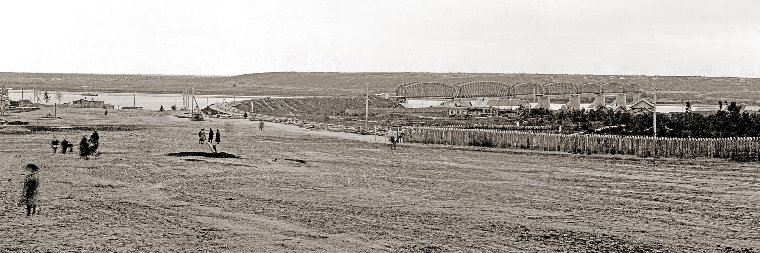 Вид на железнодорожный мост и село Кривощеково на левом берегу р.Оби.Фото 1897-1899 г.г