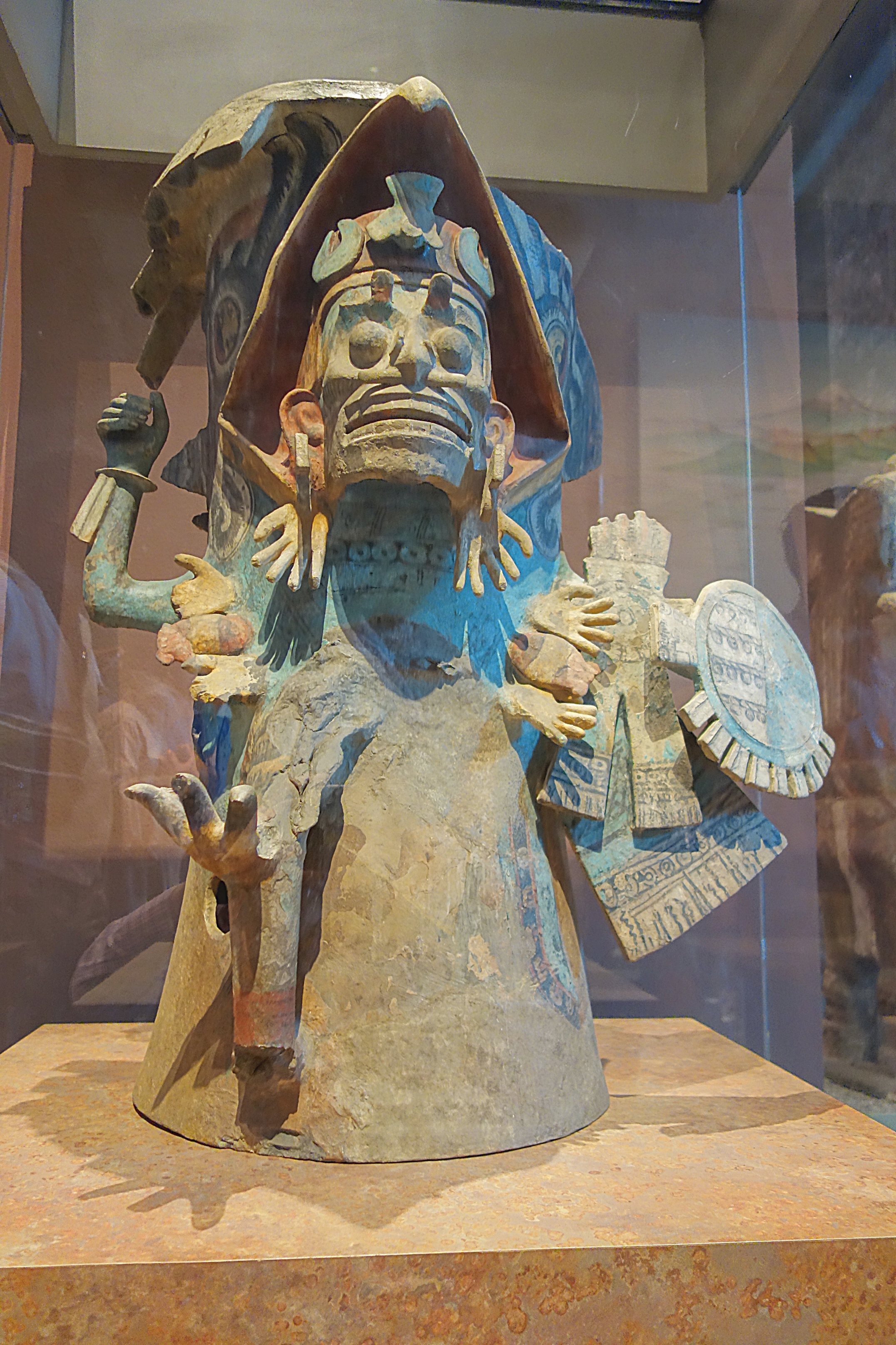 В Музее ацтекской культуры в Мехико. Статуя божества. Фото Морошкина В.В.