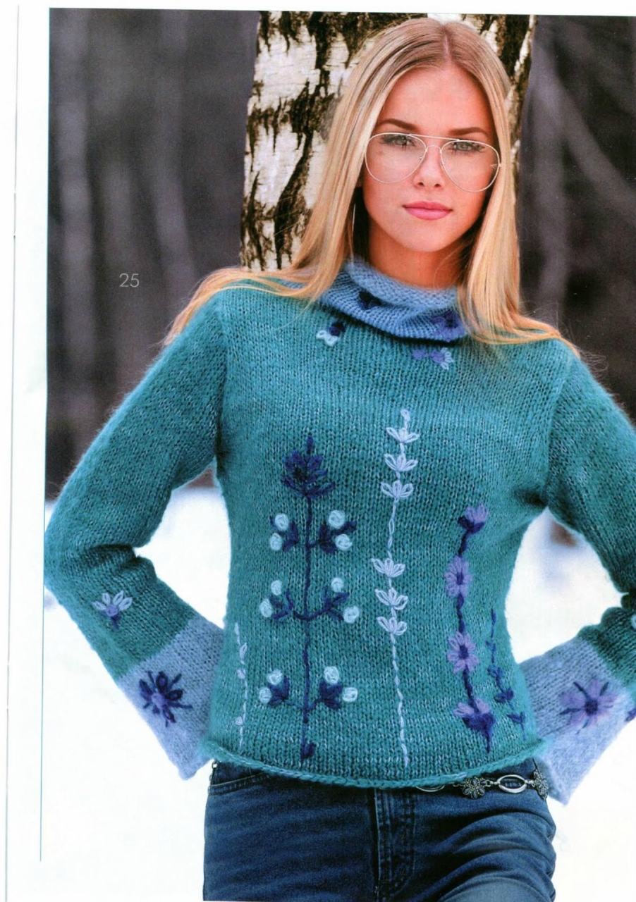 пуловер с вышивкой