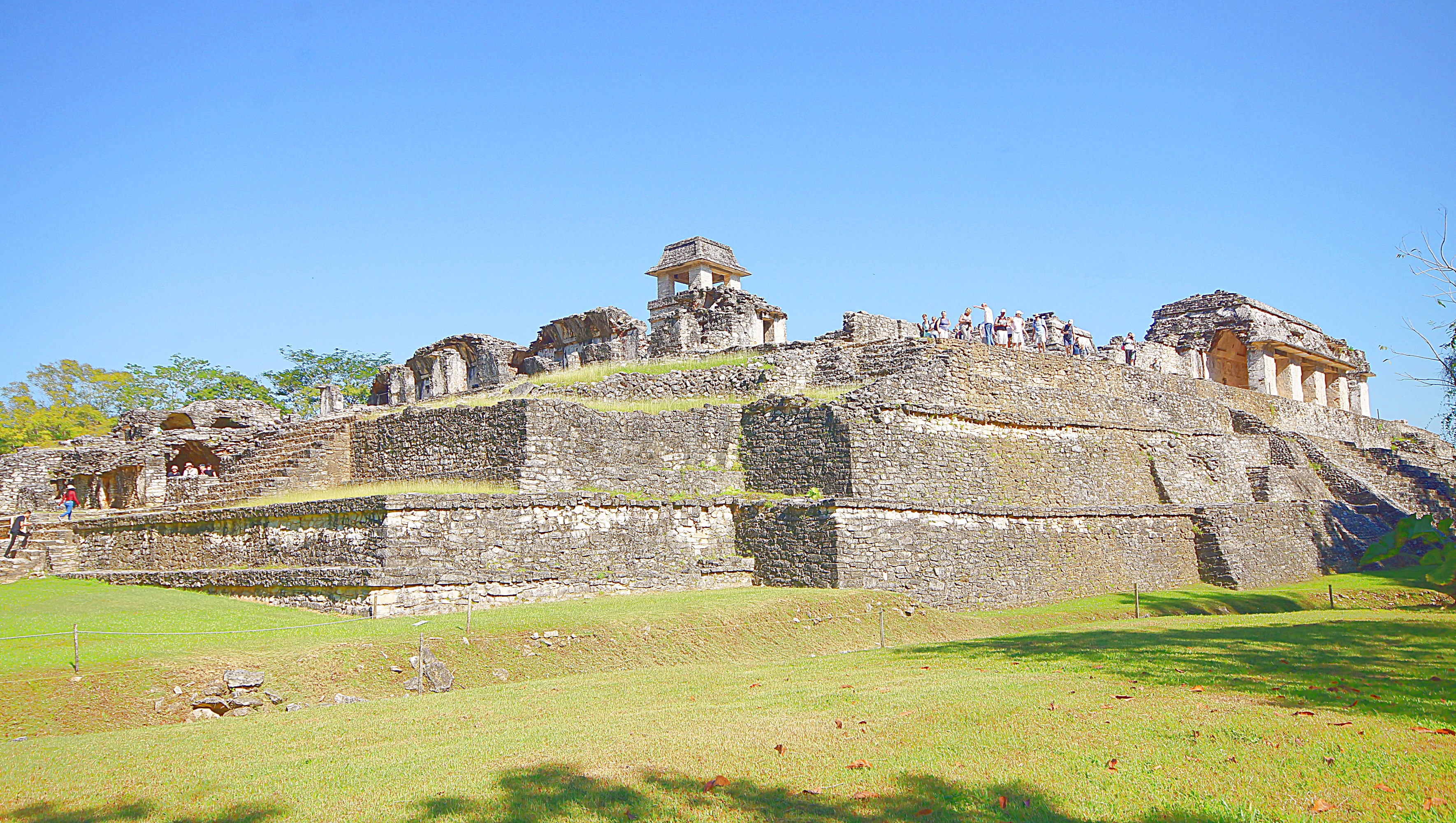 Паленке - важнейший город древних майя на ЮВ. Мексики. Большой дворец. Фото Морошкина В.В.
