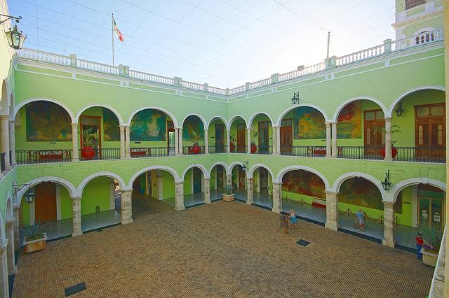 Патио Дворца губернатора в Мериде. Фото Морошкина В.В.