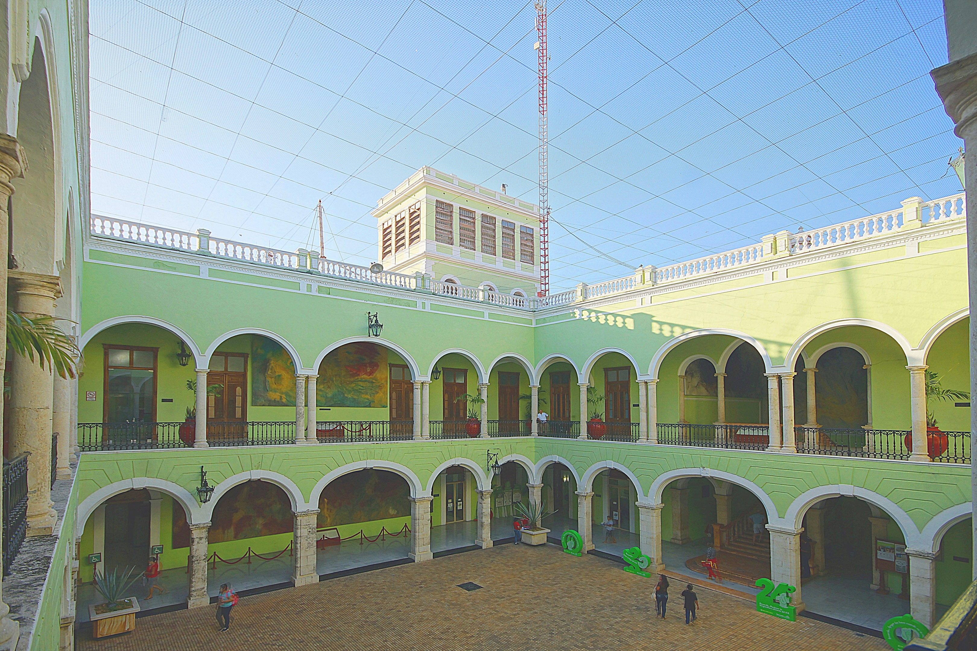 Патио Дворца губернатора в Мериде. Фото Морошкина В.В.