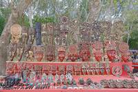 Сувенирные деревянные маски в стиле древних майя и тольтеков. Чичен-Итца. Фото Морошкина В.В.