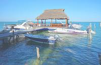 Лодочный причал на море в пригороде Канкуна. Фото Морошкина В.В.