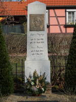 Grab von Gustav Freytag in Siebleben 1 (1)