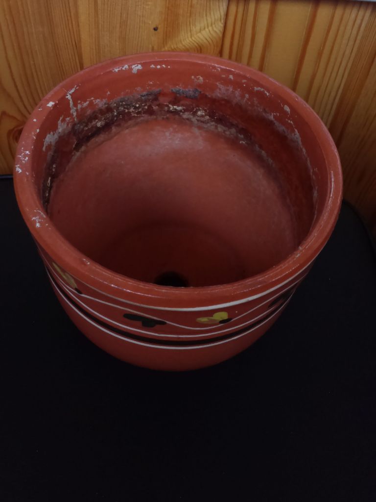 горшок (внутри)