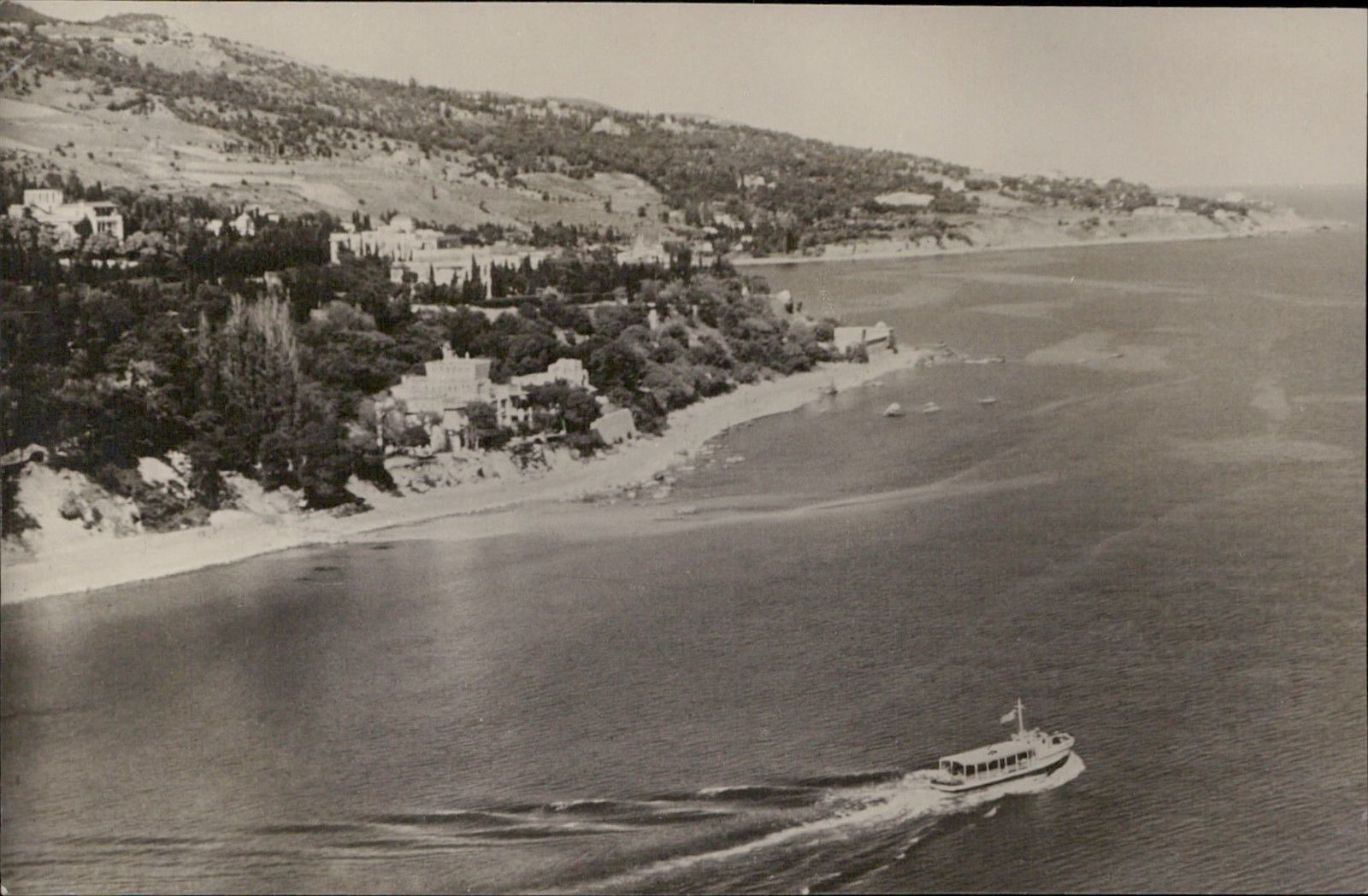 Берег моря у Симеиза. Фото В.Руйковича. 1955 г